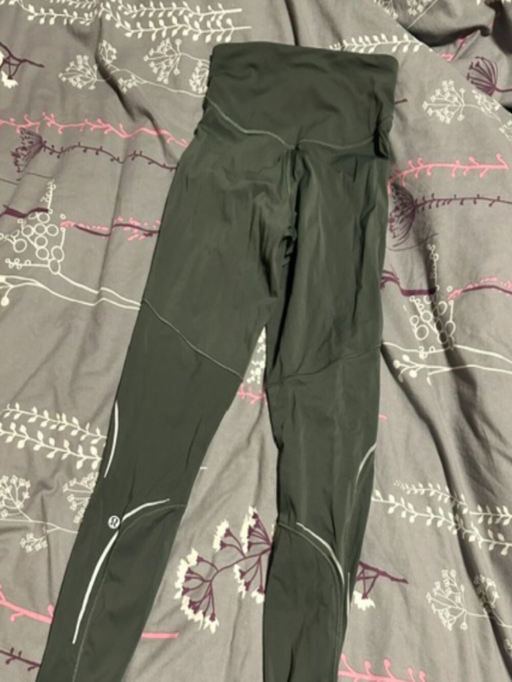 Lululemon base pace reflective leggings size 4